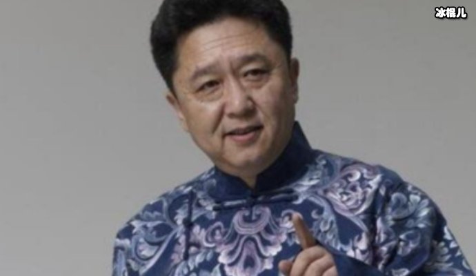于谦率好友直播剪发，吴京喻恩泰明星造型队