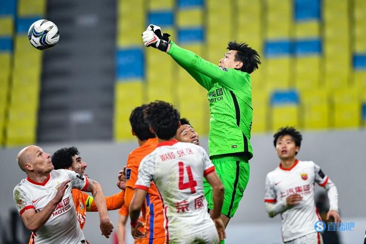 【万博足球】媒体人谈国足:为什么在友谊赛不给替补门将机会?