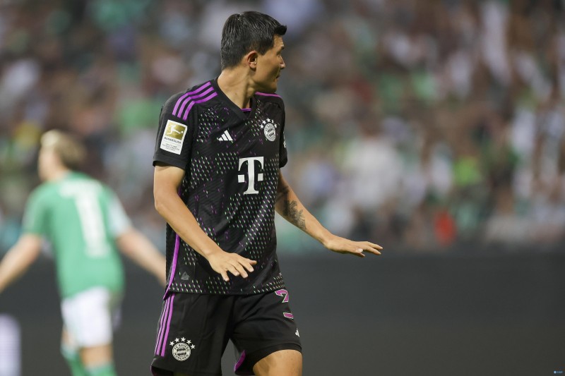 【万博足球】乔-哈特:金玟哉是中后卫位置的超新星,拜仁打造的框架非常致命