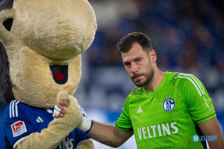 【万博足球】官方:沙尔克门将M-穆勒内收肌肌腱撕裂,须接受手术并休战数月