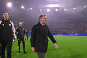 欧冠-费耶诺德2-0九人凯尔特人 斯滕斯破门凯尔特人5分钟两红崩盘