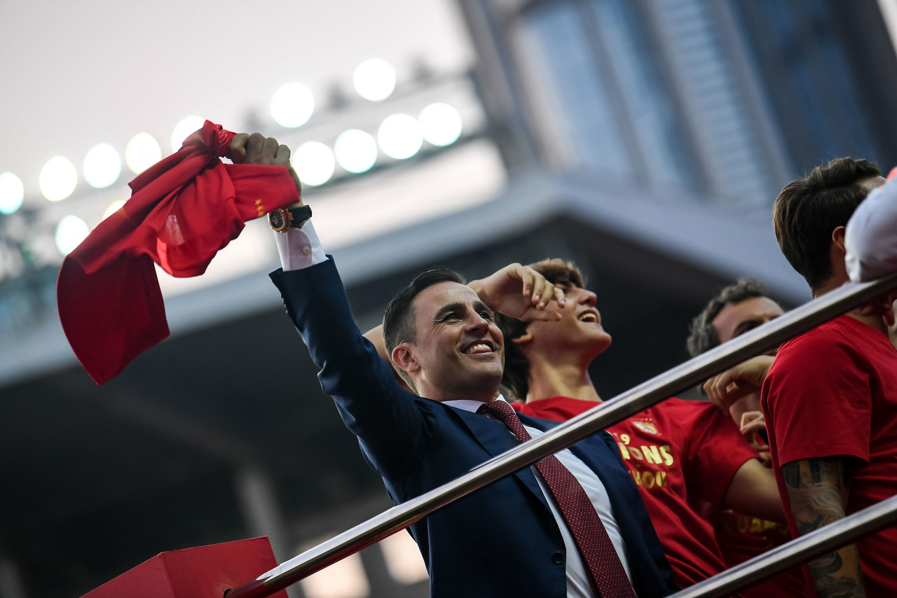 【万博足球】卡纳瓦罗选过去10年难忘时刻:带广州赢得中超&带权健赢得中甲