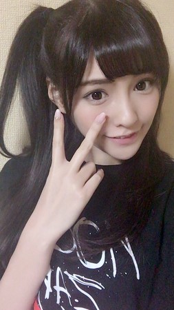 【万博娱乐】橋本有菜8個月狂拍24部AV　19歲「次世代的直球偶像」