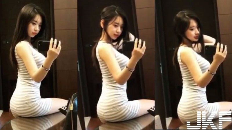 【万博娱乐】邪惡翹臀，搔首弄姿！S曲線辣妹一個「肉臀」坐在桌上，實在讓人癢得受不了！