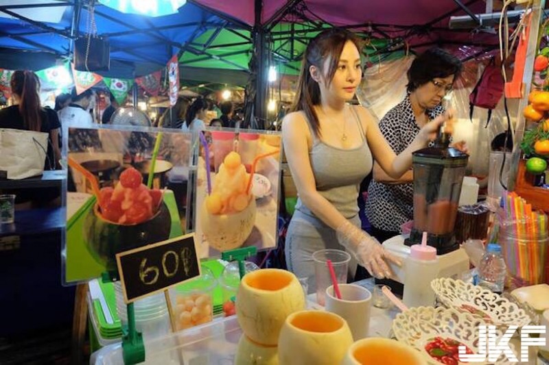 【万博娱乐】網友逛夜市偷拍「豪乳果汁妹」被各大論壇瘋傳！沒想到當地網友全都暴動了…