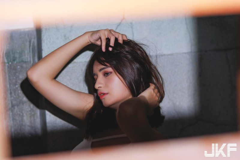 【万博娱乐】電眼美少女「黑糖兔」居家真理褲好犯規！「渾圓雪乳」也難以隱藏！