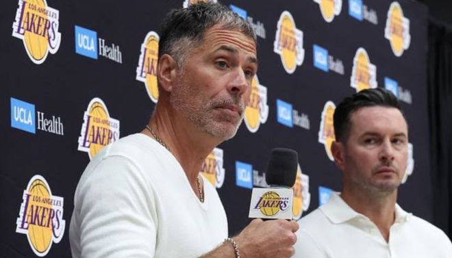 【万博体育】NBA阵容压缩期开启:湖人、雄鹿、灰熊洽谈交易,前场短板成焦点