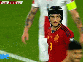 【万博足球】⛑头盔侠!加维耳朵受伤,佩戴护具参加比赛