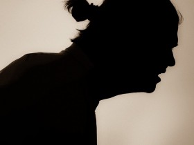 【万博足球】考眼力时间?看影识人初级难度,十人你能认全吗❓