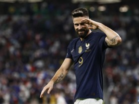 【万博足球】法国队官方:吉鲁左脚踝轻微扭伤,提前退出本期集训