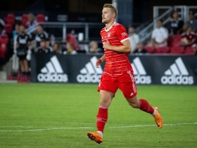 【万博足球】德媒:德里赫特状况不佳,在拜仁和荷兰无法获得稳定出场时间