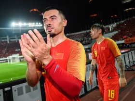 【万博足球】北青:为防信息外漏国足今日封闭训练 吴曦李可对阵大马有望搭档