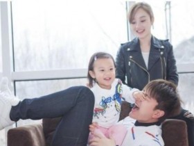 【万博娱乐】李小璐请三个保姆照顾甜馨,豪宅背景太奢华离婚后仍然保持年轻