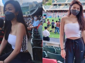 【万博娱乐】球場觀眾席驚見「香肩雪乳正妹」,超火辣美胸翹臀小蠻腰,網友:快來看球