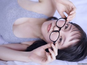 【万博娱乐】不合理!療癒系好胸女孩《吉岡里帆》當配角 居然比主角亮眼?!