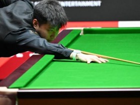 【万博体育】上海大师赛:赵心童6-2横扫丁俊晖,三杆破百强势晋级八强