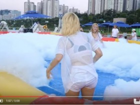 【万博娱乐】「粉絲視角」讓人看了臉紅心跳,「熱褲濕透」緊貼讓網友暴動喊:想跳水!