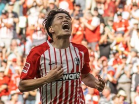 【万博体育】德甲:弗赖堡2-1绝杀沙尔克,舒斯特谈铃木唯人染红
